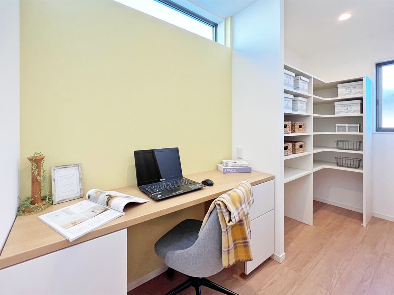 16号棟の家事室兼パントリー