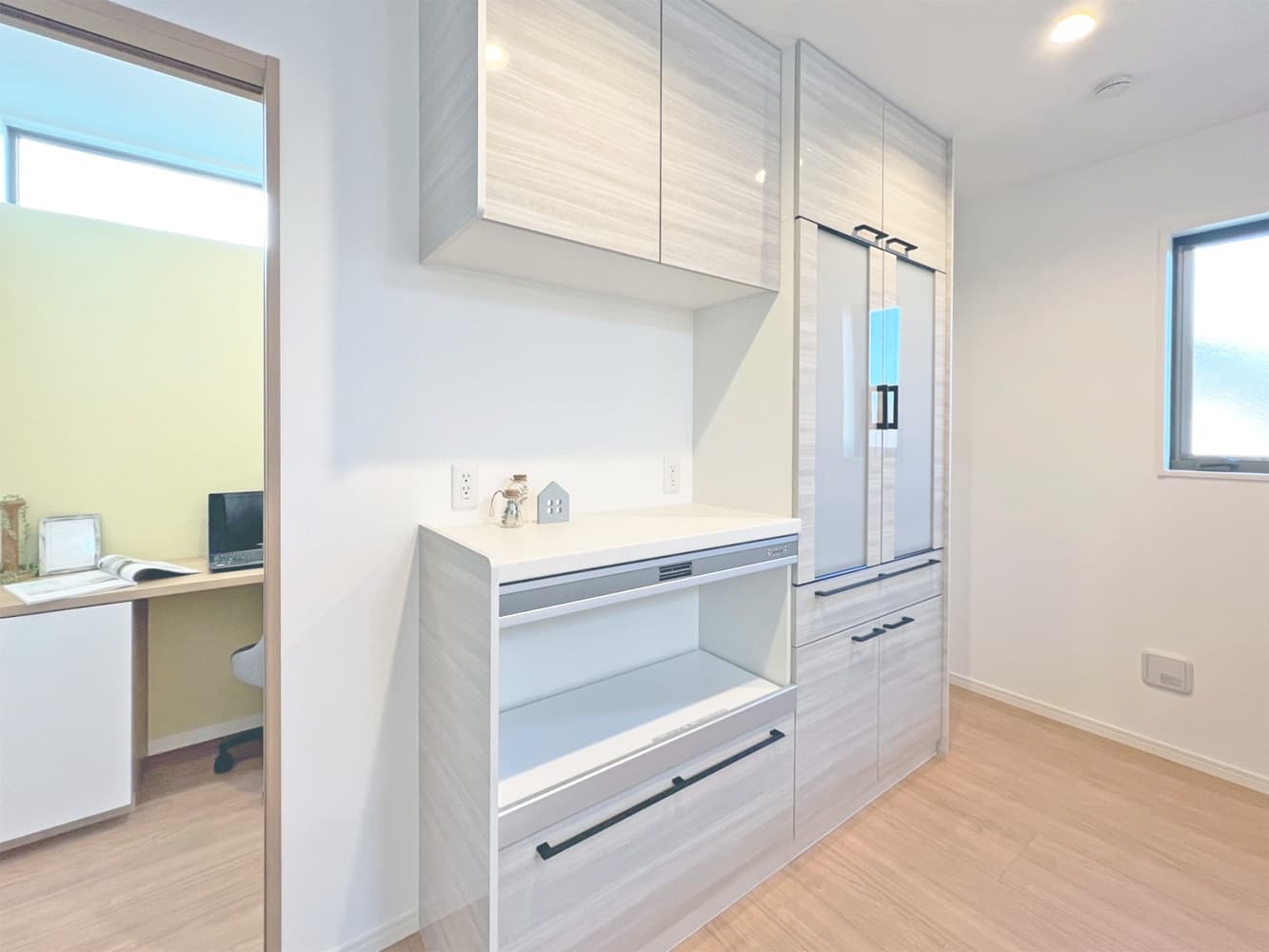16号棟のキッチンボード